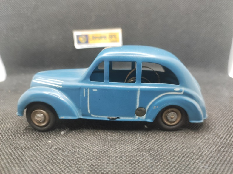 RENAULT JUVAQUATRE - C.I.J - N° 3-59 - 1/32 | Renault Juvaquatre - 3-59 |