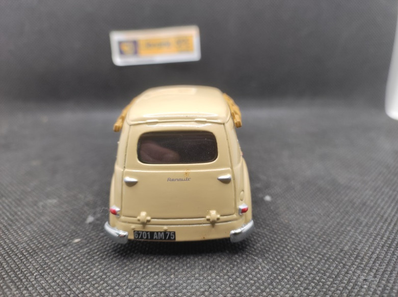 RENAULT COLORALE SAVANE 1950 - VITESSE - N° 067A - 1/43 | Renault Colorale Savane de 1950 - 067A |