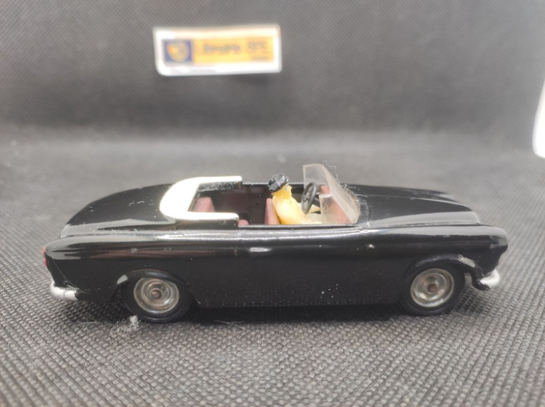 PEUGEOT 403 CABRIOLET - VEREM - N° 313 - 1/43 | Peugeot 403 Cabriolet Noire - 313 |