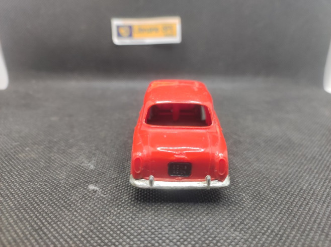 PEUGEOT 403 - NOREV - N° 9 - 1/43 | Peugeot 403 Rouge - 9 |