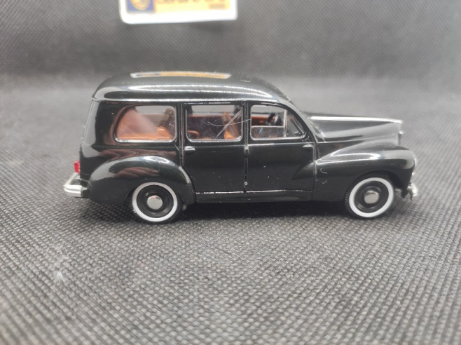 PEUGEOT 203 FAMILIALE - SOLIDO - N° 4550 - 1/43 | Peugeot 203 Familiale Noire - 4550 |