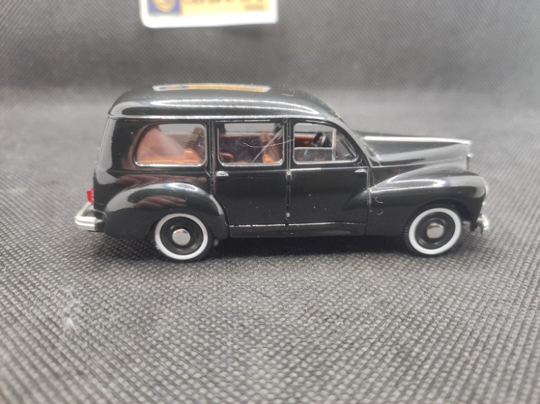 PEUGEOT 203 FAMILIALE - SOLIDO - N° 4550 - 1/43 | Peugeot 203 Familiale Noire - 4550 |