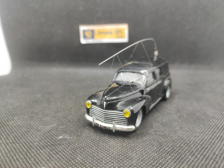 PEUGEOT 203 BREAK GENDARMERIE - AQUAVIT - N° 11006 - 1/43 | Peugeot 203 Break Gendarmerie - 11006 |
