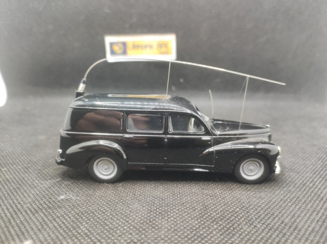PEUGEOT 203 BREAK GENDARMERIE - AQUAVIT - N° 11006 - 1/43 | Peugeot 203 Break Gendarmerie - 11006 |