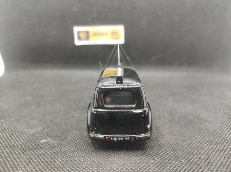 PEUGEOT 203 BREAK GENDARMERIE - AQUAVIT - N° 11006 - 1/43 | Peugeot 203 Break Gendarmerie - 11006 |