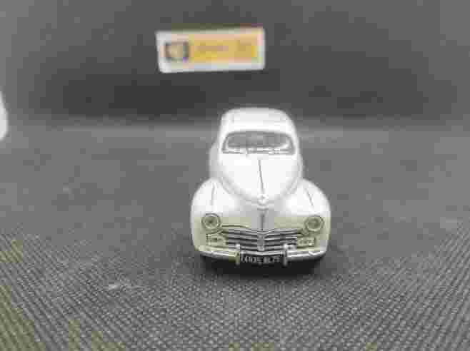 PEUGEOT 203 BERLINE - IXO - 1/43 | Peugeot 203 Berline Beige |