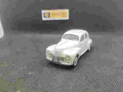 PEUGEOT 203 BERLINE - IXO - 1/43 | Peugeot 203 Berline Beige |