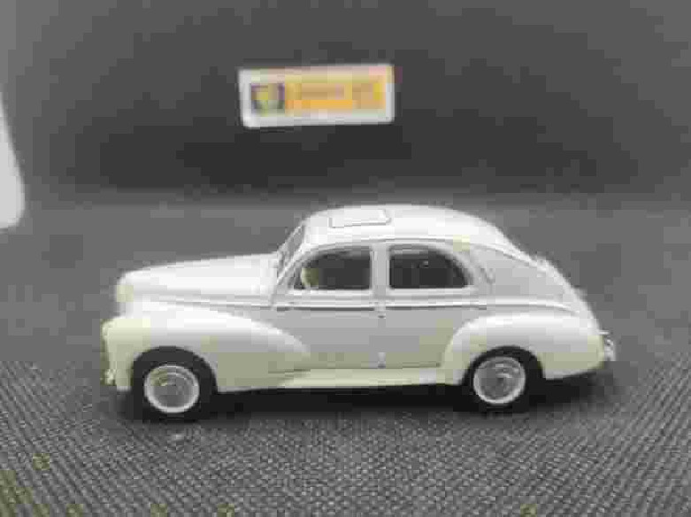 PEUGEOT 203 BERLINE - IXO - 1/43 | Peugeot 203 Berline Beige |