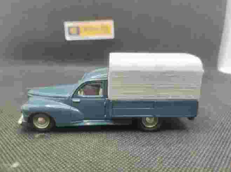 PEUGEOT 203 PICK UP BACHE - LEADER - N° 2137 - 1/43 | Peugeot 203 Pick up Bâché - 2137 |