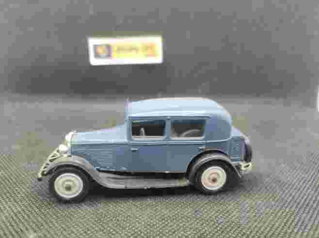 PEUGEOT 201 - NOREV - N° 6 - 1/43 | Peugeot 201 Grise - 6 |