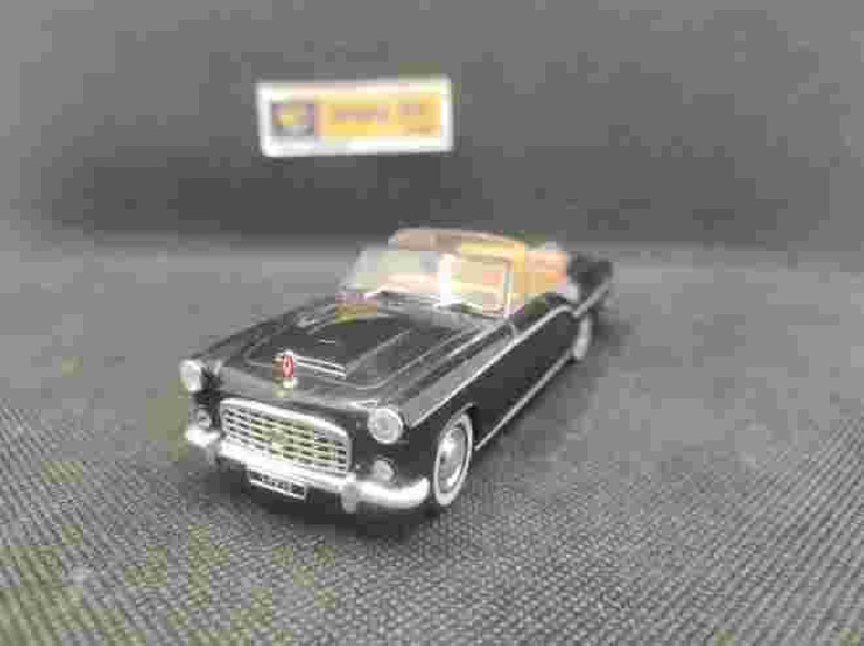 CITROEN 15 CV LIMOUSINE DECAPOTABLE CHAPRON 1957 "RENE COTY" - ATLAS - N° 96 | Citroën 15cv Limousine décapotable Chapron - 96 |