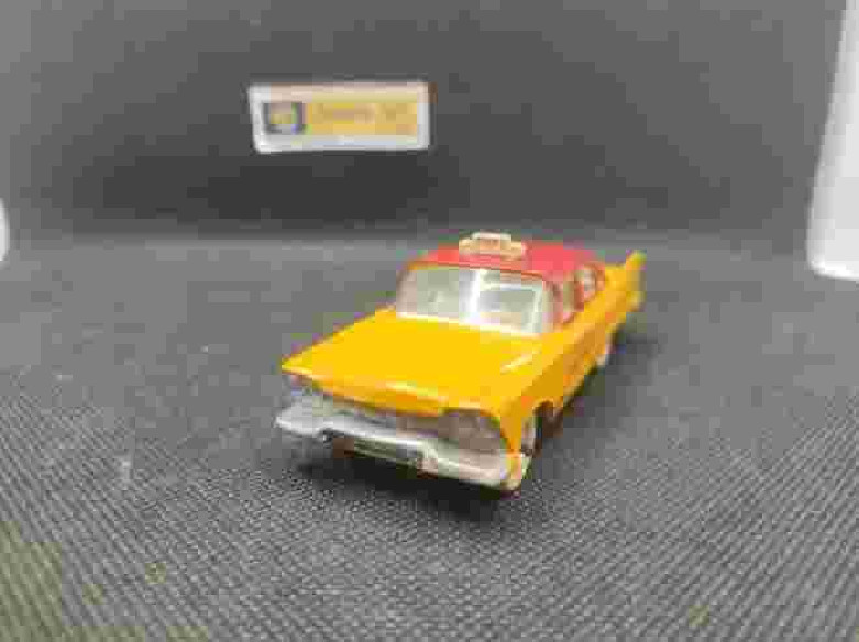 PLYMOUTH PLAZA TAXI USA - DINKY TOYS GB - N° 265 - 1/43 | Plymouth Plaza Taxi USA - 265 |