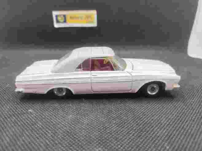 PLYMOUTH FURY CONVERTIBLE - DINKY TOYS GB - N° 137 - 1/43 | Plymouth Fury Convertible - 137 |