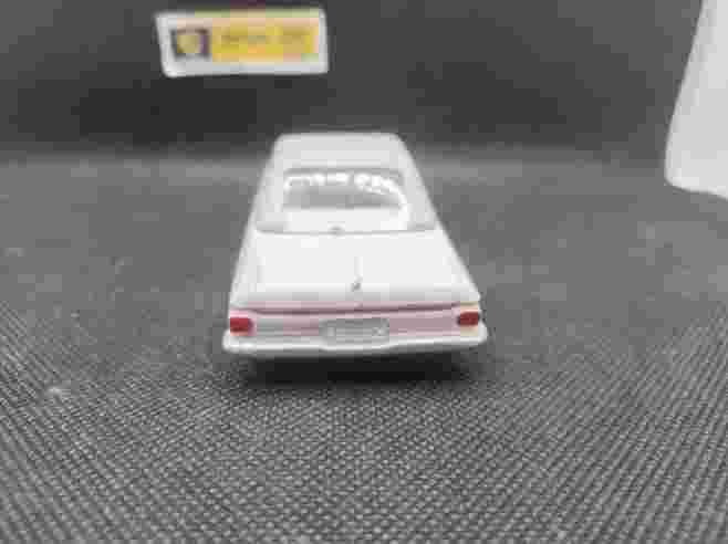 PLYMOUTH FURY CONVERTIBLE - DINKY TOYS GB - N° 137 - 1/43 | Plymouth Fury Convertible - 137 |