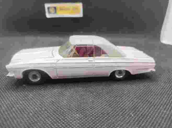 PLYMOUTH FURY CONVERTIBLE - DINKY TOYS GB - N° 137 - 1/43 | Plymouth Fury Convertible - 137 |