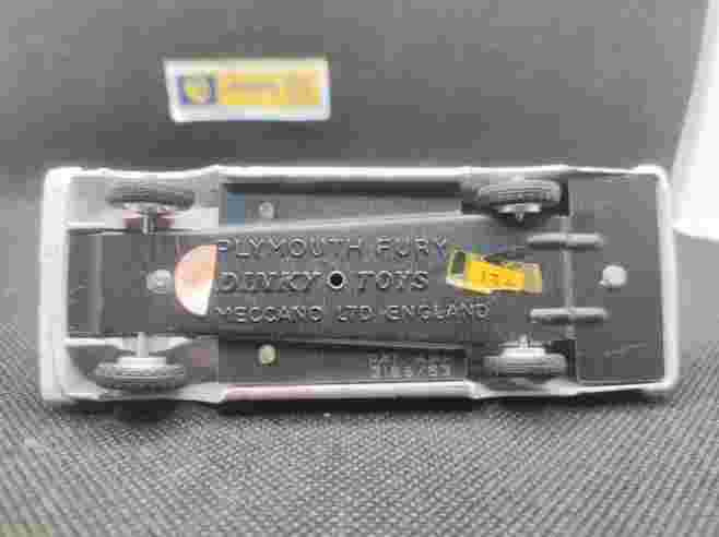 PLYMOUTH FURY CONVERTIBLE - DINKY TOYS GB - N° 137 - 1/43 | Plymouth Fury Convertible - 137 |
