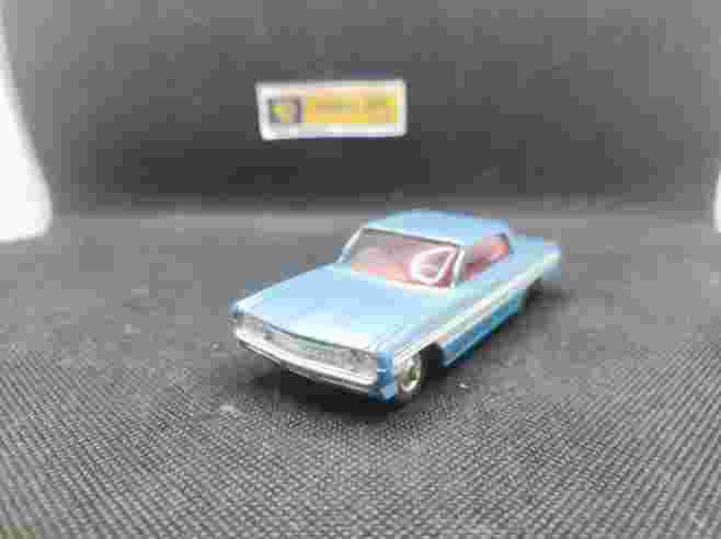 OLSMOBILE SUPER 88 - CORGI TOYS - N° 235 - 1/43 | Oldsmobile Super 88 - 235 |