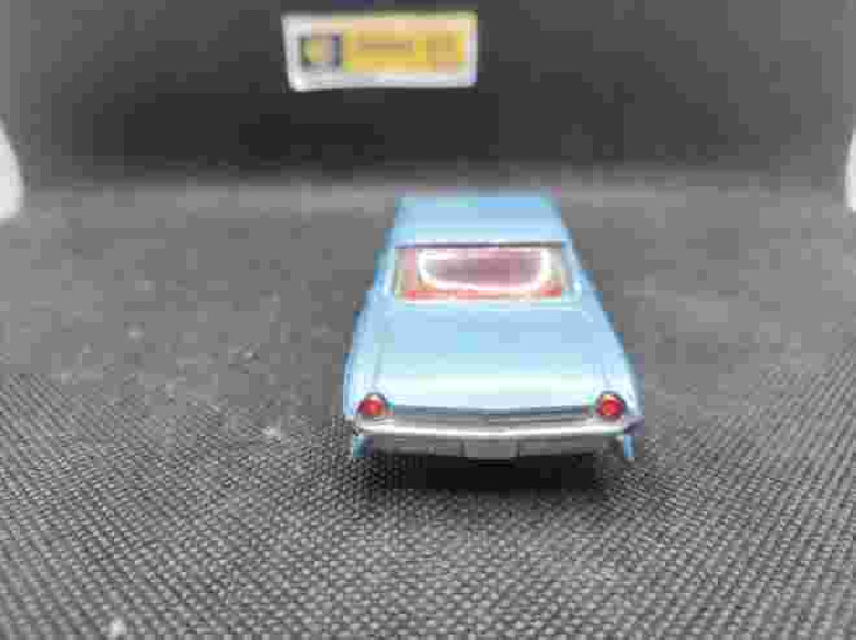 OLSMOBILE SUPER 88 - CORGI TOYS - N° 235 - 1/43 | Oldsmobile Super 88 - 235 |
