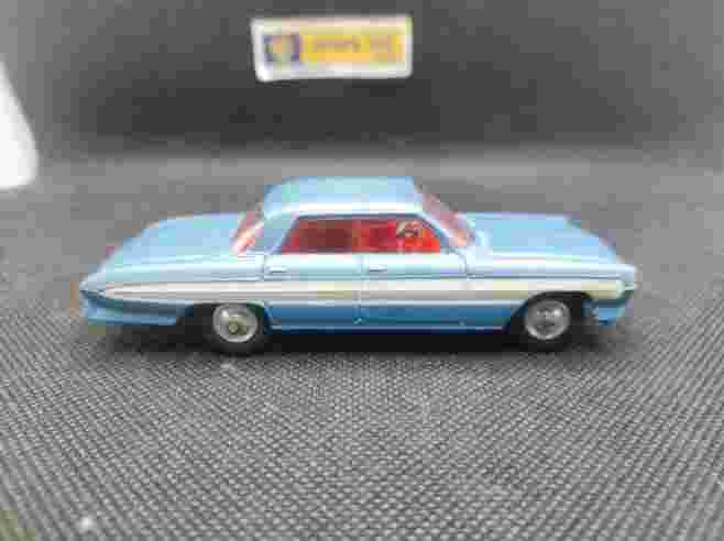 OLSMOBILE SUPER 88 - CORGI TOYS - N° 235 - 1/43 | Oldsmobile Super 88 - 235 |