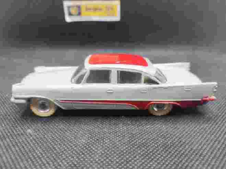 DE SOTO FIREFLITE - DINKY TOYS GB - N° 192 - 1/43 | De Soto Firelite - 192 |
