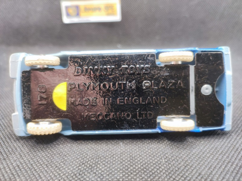 PLYMOUTH PLAZA - DINKY TOYS GB - N° 178 - 1/43 | Plymouth Plaza - 178 |
