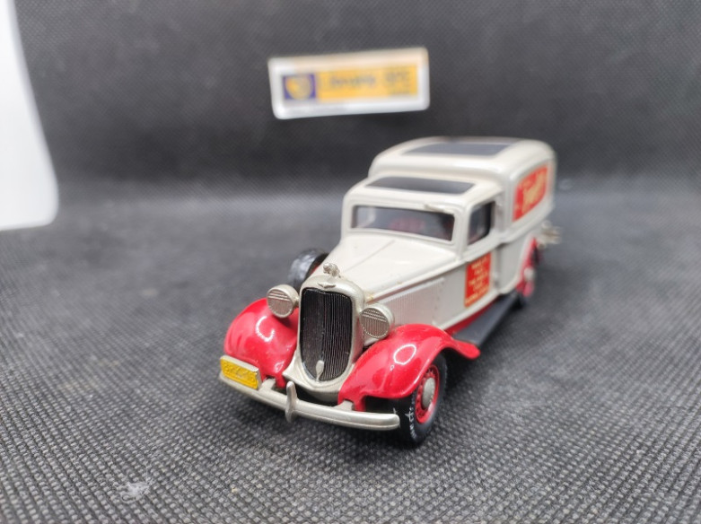 DODGE VAN TRUCK 1936 "BURMA SHAVE" - BROOKLIN MODELS - N° 16 - 1/43 | Dodge Van Truck 1936 "Burma Shave" - 16 |