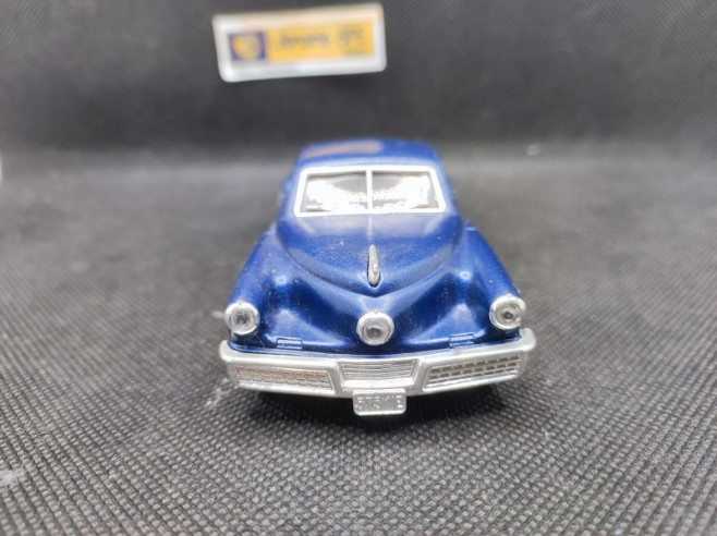 TUCKER 1948 - SOLIDO - N° 4524 - 1/43 | Tucker de 1948 - 4524 |