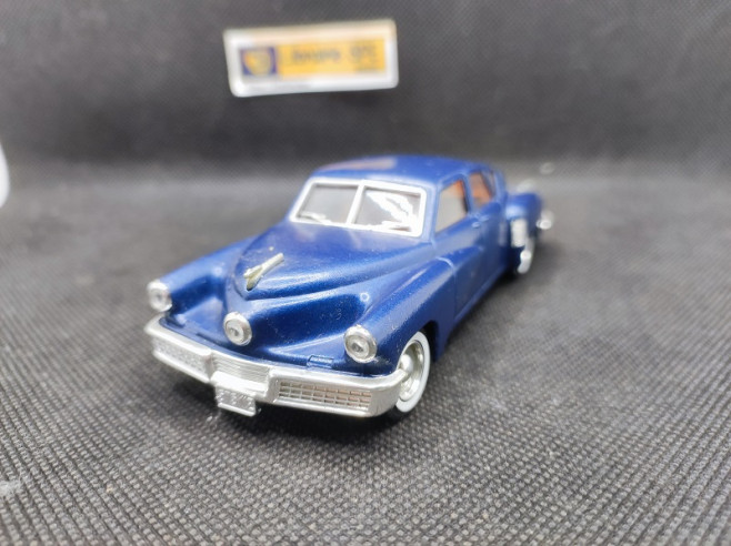 TUCKER 1948 - SOLIDO - N° 4524 - 1/43 | Tucker de 1948 - 4524 |