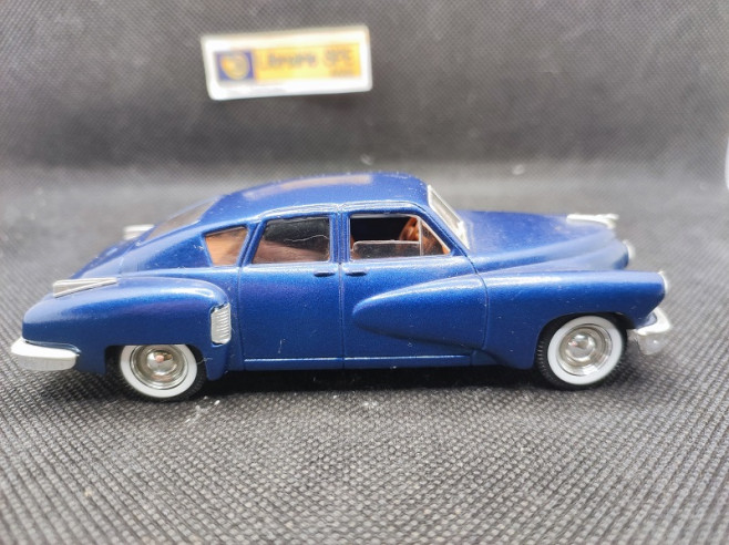 TUCKER 1948 - SOLIDO - N° 4524 - 1/43 | Tucker de 1948 - 4524 |