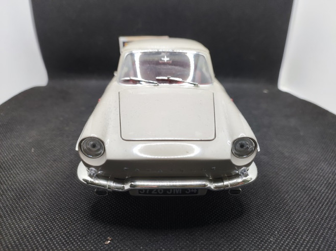RENAULT CARAVELLE BEIGE 1966 - NOREV - N° 185150 - 1/18 | Renault Caravelle Beige de 1966 - 185150 |
