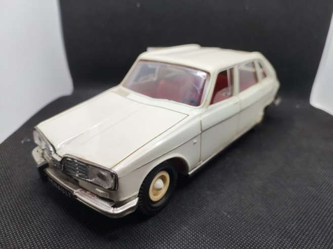 RENAULT R 16 - JOUSTRA - N° 313 - 1/16 | Renault R 16 Blanche - 313 |