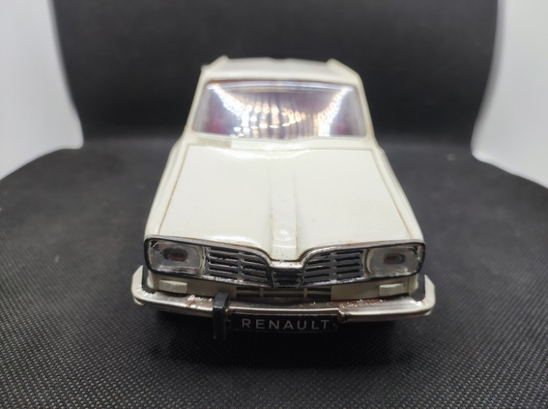RENAULT R 16 - JOUSTRA - N° 313 - 1/16 | Renault R 16 Blanche - 313 |