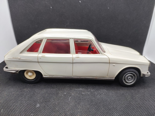 RENAULT R 16 - JOUSTRA - N° 313 - 1/16 | Renault R 16 Blanche - 313 |