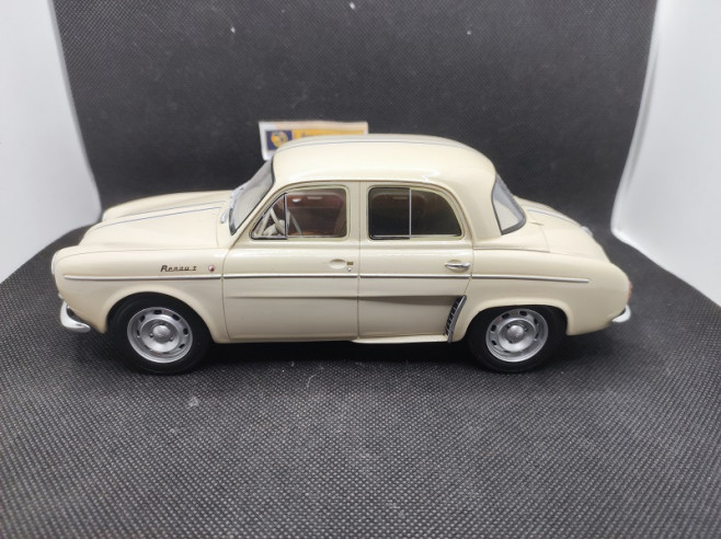 RENAULT DAUPHINE 1093 BLANC REJANE DE 1961 - OTTOMOBILE - OT127 - 1/18 | Renault Dauphine 1093 Blanc Réjane de 1961 - OT127 |