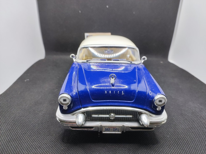 BUICK CENTURY CONVERTIBLE 1955 - MIRA - 1/18 | Buick Century Convertible de 1955 |