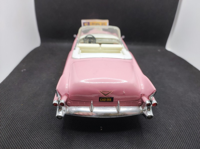 CADILLAC ELDORADO 1955 - SOLIDO - N° 8011 - 1/21.5 | Cadillac Eldorado Rose de 1955 - 8011 |