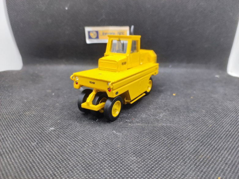 RICHIER C782D COMPACTEUR JAUNE - MINITRUCKS - N° BJ11 - 1/50 | Richier C782D Compacteur Jaune -BJ11 |
