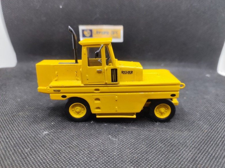 RICHIER C782D COMPACTEUR JAUNE - MINITRUCKS - N° BJ11 - 1/50 | Richier C782D Compacteur Jaune -BJ11 |