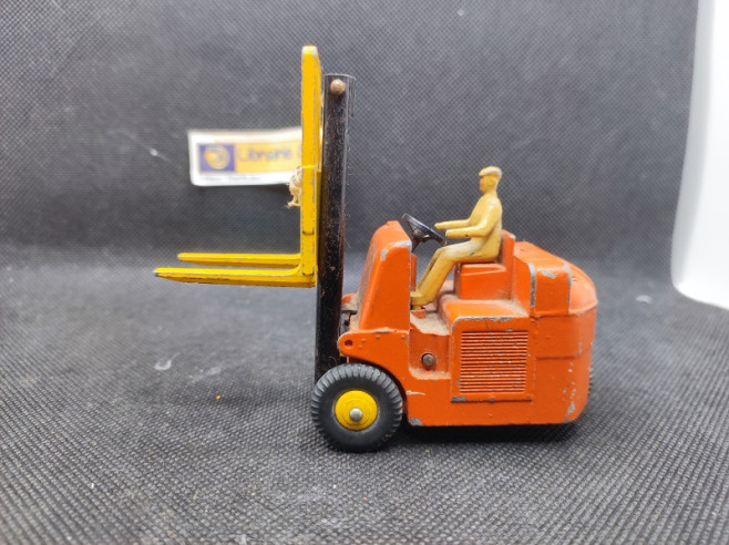 CHARIOT A FOURCHE COVENTRY CLIMAX - DINKY TOYS FR - N° 597 - 1/43 | Chariot à Fourche Coventry Climax - 597 |
