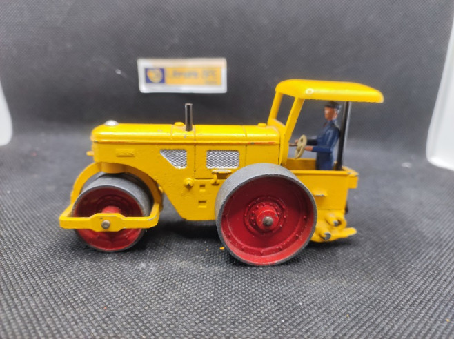 ROULEAU COMPRESSEUR RICHIER - DINKY TOYS FR - N° 90A - 1/43 | Rouleau Compresseur Richier - 90A |