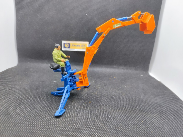 PELLETEUSE ARRIERE - BRITAINS - N° 9536 - 1/32 | Pelleteuse Arrière - 9536 |