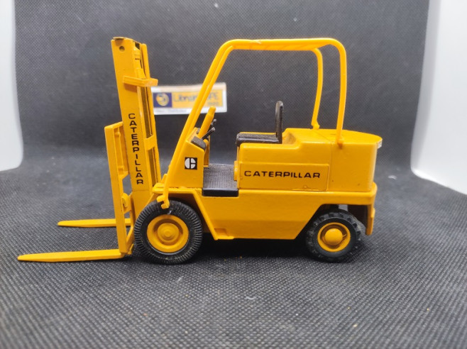 CATERPILLAR CHARIOT ELEVATEUR - JOAL - N° 215 - 1/25 | Caterpillar chariot élévateur - 215 |