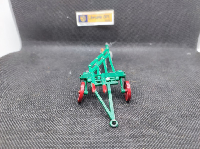 FOUR FURROW PLOUGH - BRITAINS - N° 9551 - 1/32 | Four Furrow Plough - 9551 |