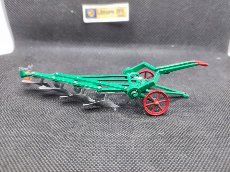 FOUR FURROW PLOUGH - BRITAINS - N° 9551 - 1/32 | Four Furrow Plough - 9551 |