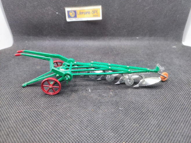 FOUR FURROW PLOUGH - BRITAINS - N° 9551 - 1/32 | Four Furrow Plough - 9551 |