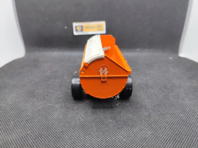 EPANDEUR DE FUMIER HOWARD - BRITAINS - 1/32 | Épandeur de Fumier Howard |