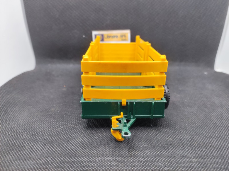 ANIMAL TRAILER BETAILLERE - BRITAINS - N° 9555 - 1/32 | Animal Trailer Bétaillère - 9555 |