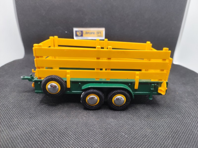 ANIMAL TRAILER BETAILLERE - BRITAINS - N° 9555 - 1/32 | Animal Trailer Bétaillère - 9555 |
