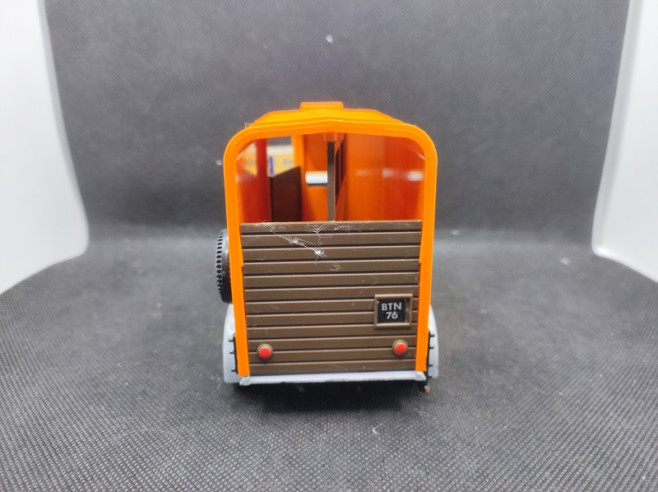 DOUBLE HORSE TRAILER - BRITAINS - N° 9562 - 1/32 | Double Horse Trailer - 9562 |