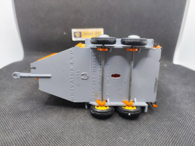 DOUBLE HORSE TRAILER - BRITAINS - N° 9562 - 1/32 | Double Horse Trailer - 9562 |